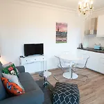 Lägenhet Golding - Flat 1 *